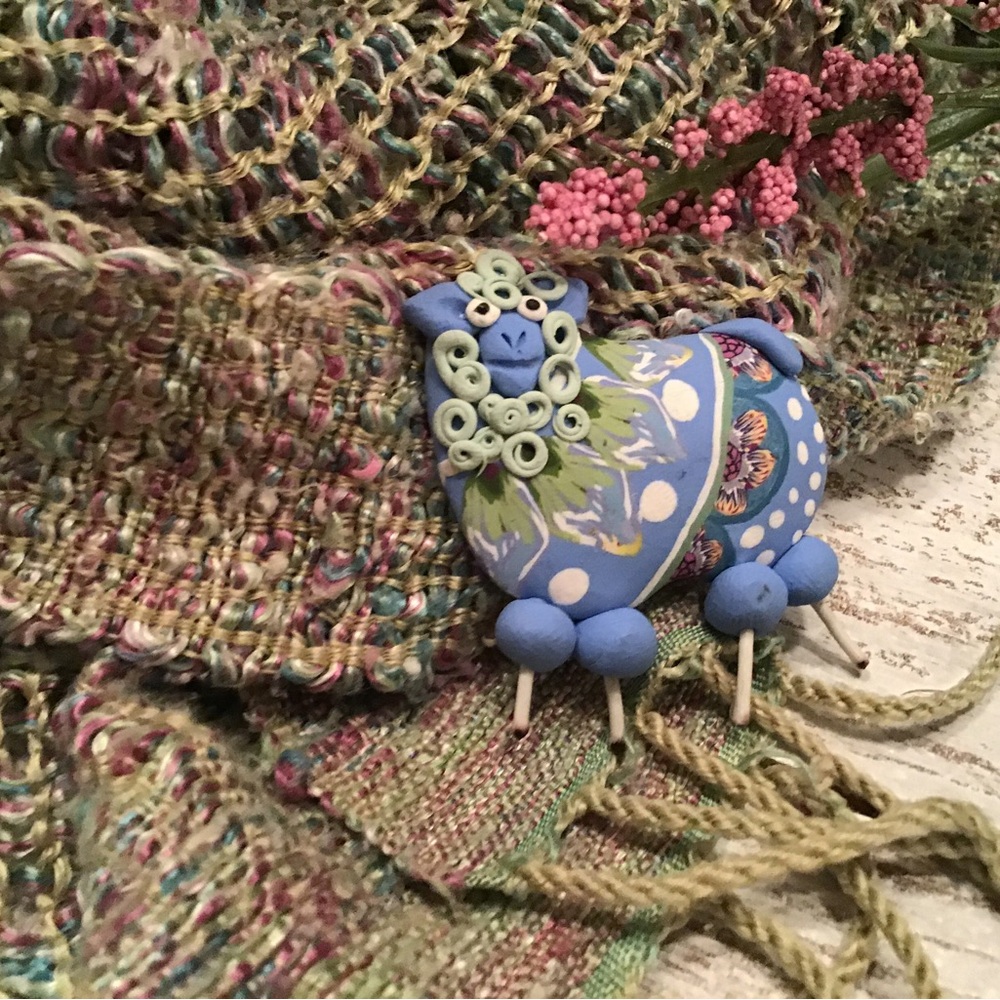 Sheep Brooch - Picture 2 of 4